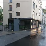 Near Old Town Apartamento Talin